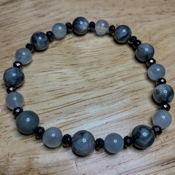 Crystal Eagle Eye Healing Bracelet - Picture 3 of 4